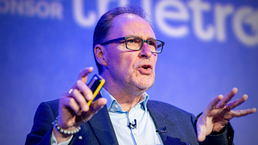 Graham Lovelace speaking at an event - photo by Ed Telling
